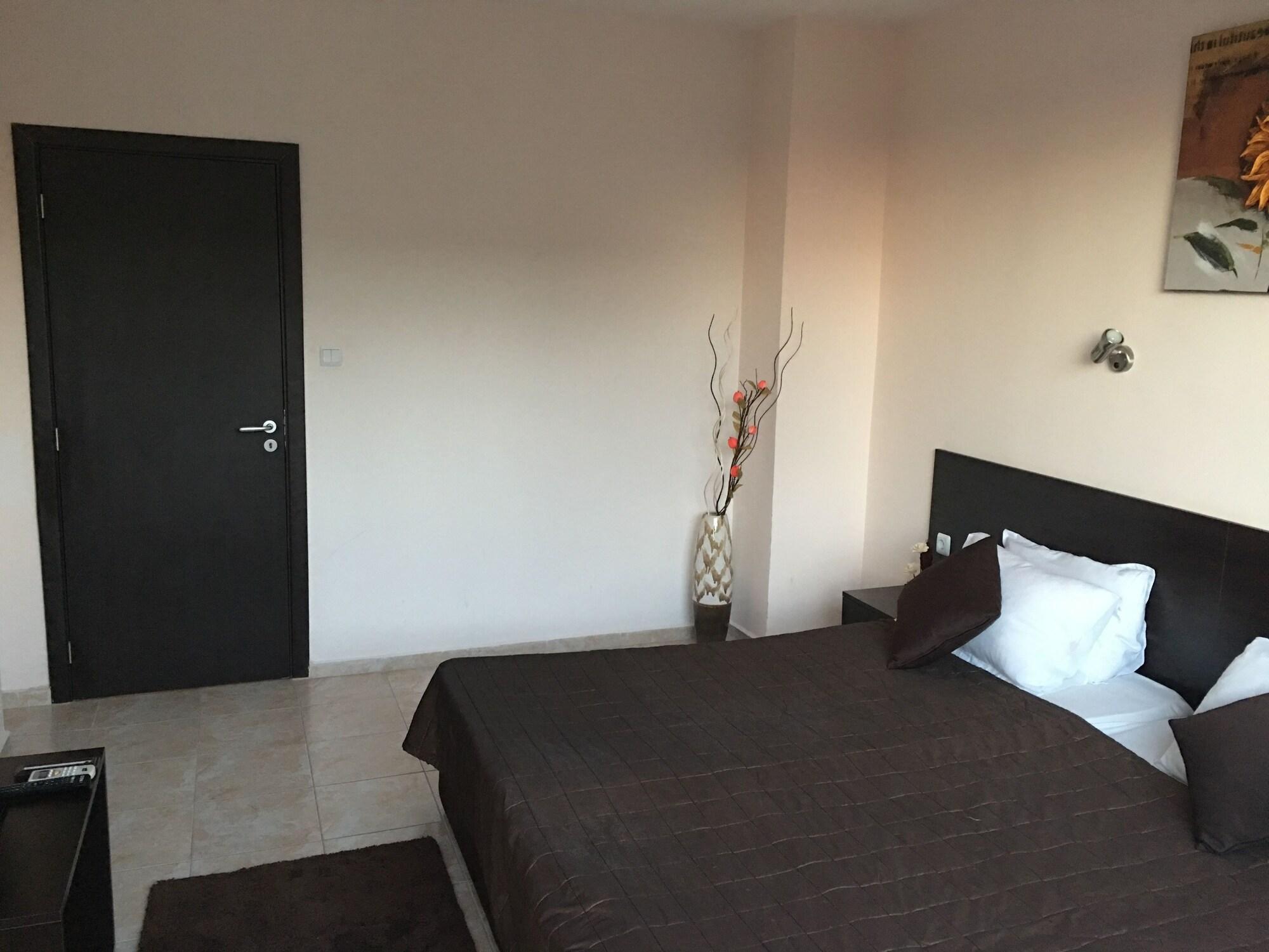 بوموري Beach Aparthotel Salt Lake المظهر الخارجي الصورة